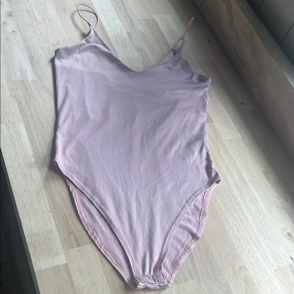 Gaze Pink Chemise Bath & Body Essential